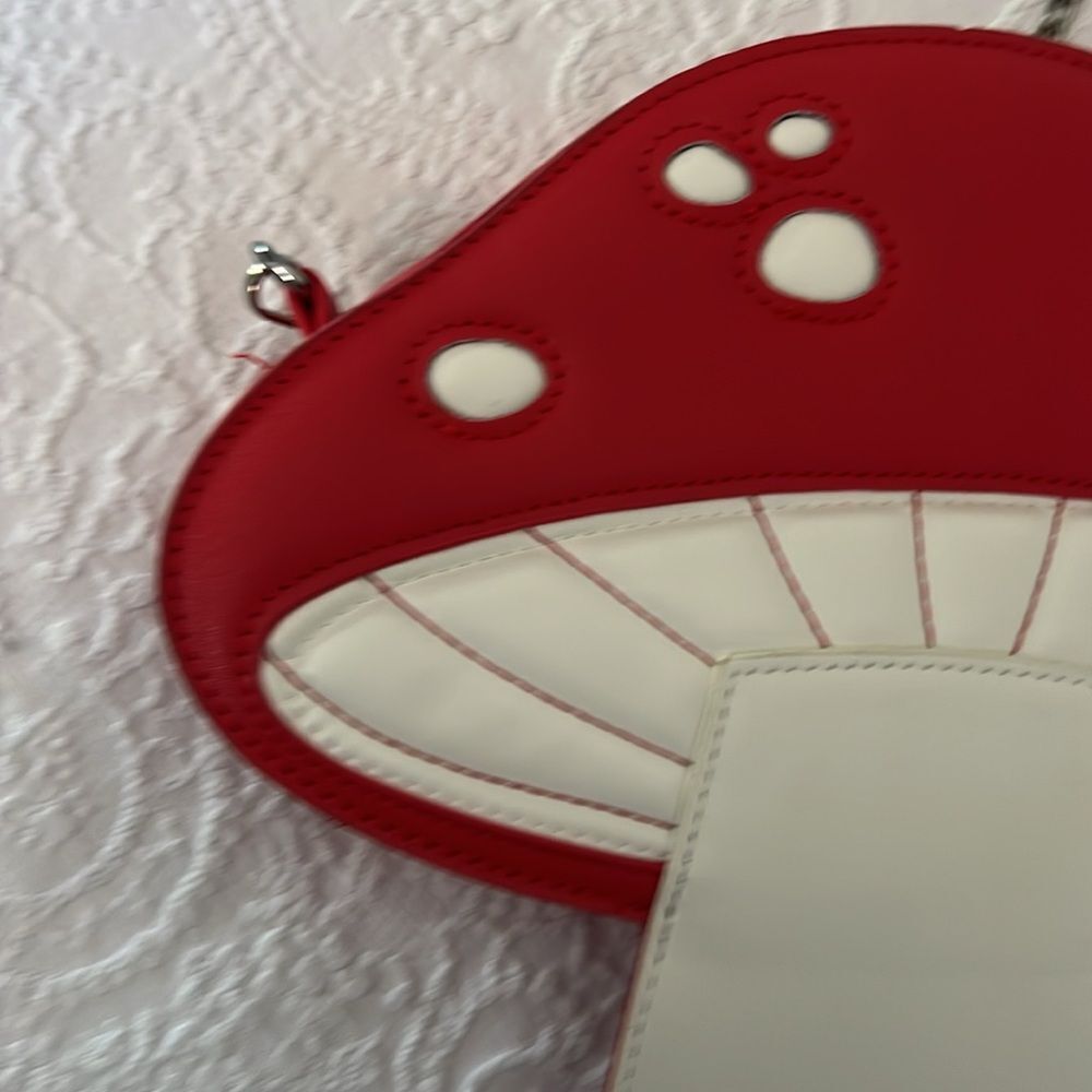 Red and White Mushroom-Shaped shoulder bag - Picture 9 of 11